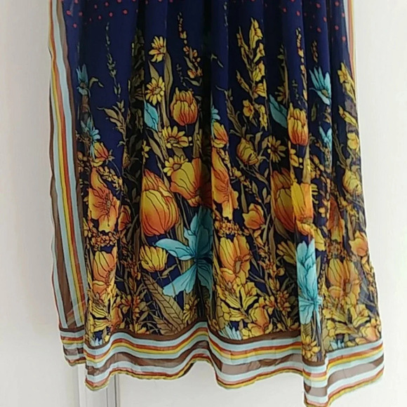 Forever 21 Summer Dress - Picture 3 of 6